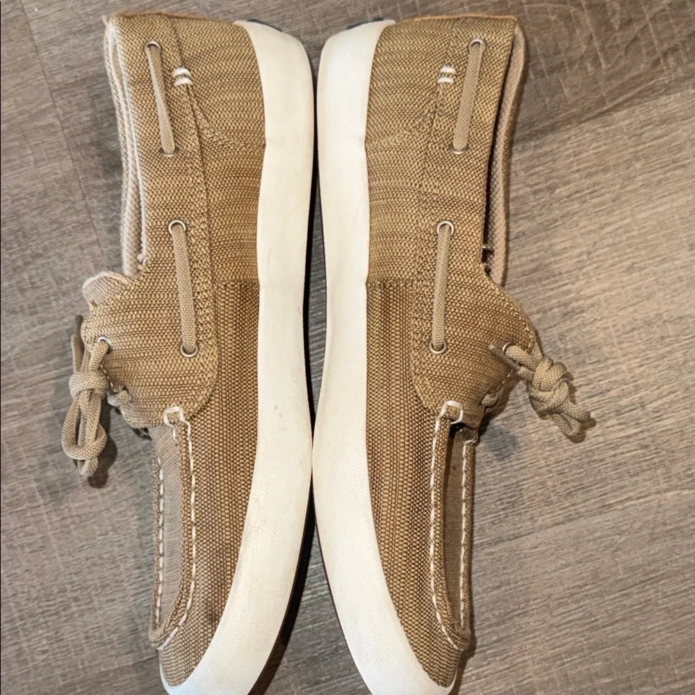 Sperry casual boat